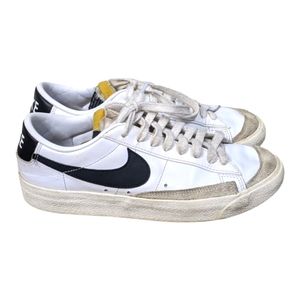 Nike Blazers Low cut sneakers white EUC Women's 6.5